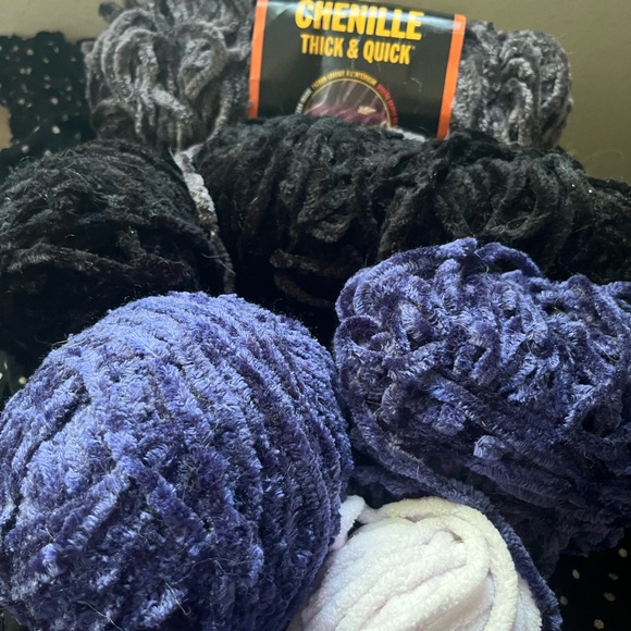 Chenille Thick & Quick Yarn Bundle - Picture 1 of 6